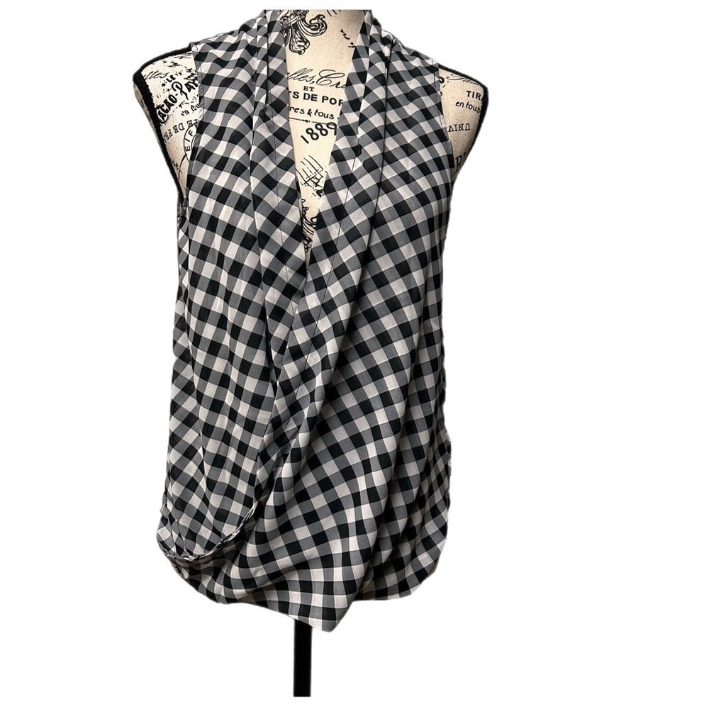 New York Company Sleeveless Gray and Black Checkered Small